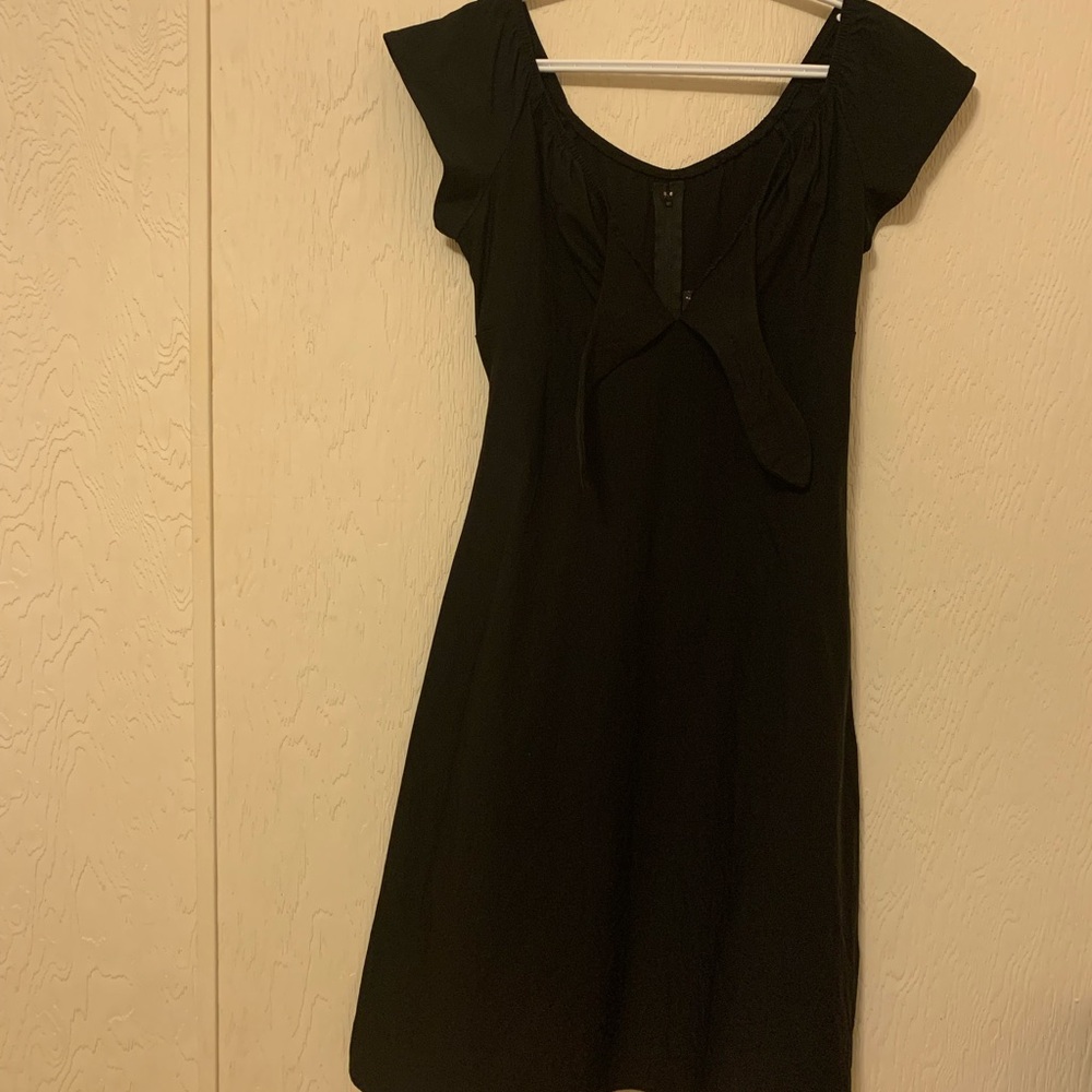 Black Keyhole Front-Tie A Line Dress